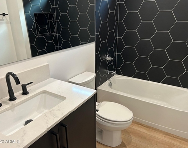 302 W Culver Street - Photo Thumbnail 15