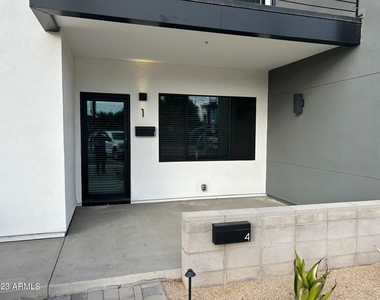 302 W Culver Street - Photo Thumbnail 3