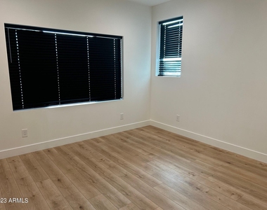 302 W Culver Street - Photo Thumbnail 9