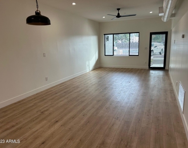 302 W Culver Street - Photo Thumbnail 8