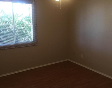 1234 E Riviera Drive - Photo Thumbnail 13