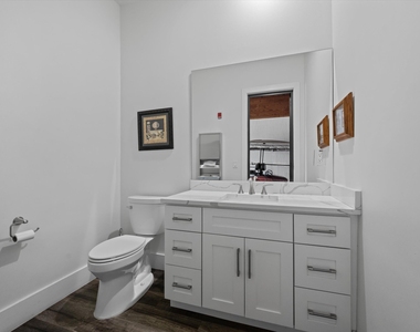 4751 S South Road - Photo Thumbnail 22