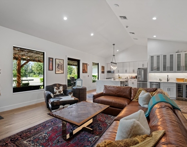 4751 S South Road - Photo Thumbnail 17