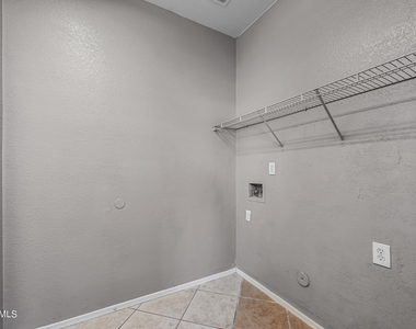 16224 W Jefferson Street - Photo Thumbnail 22