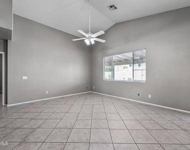 16224 W Jefferson Street - Photo Thumbnail 5
