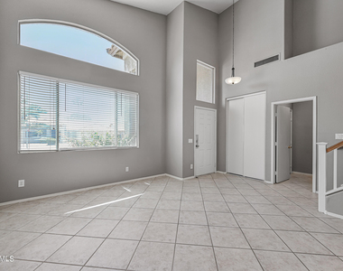 16224 W Jefferson Street - Photo Thumbnail 3