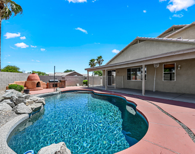 16224 W Jefferson Street - Photo Thumbnail 27