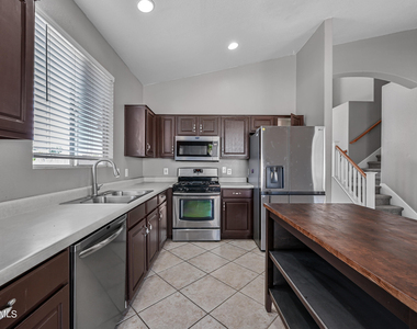 16224 W Jefferson Street - Photo Thumbnail 9