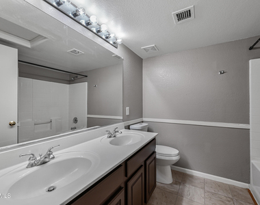 16224 W Jefferson Street - Photo Thumbnail 18