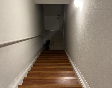 128 Sw Peacock Boulevard - Photo Thumbnail 2