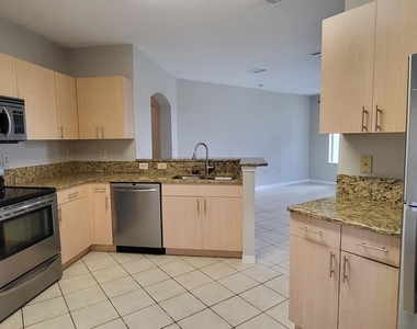 128 Sw Peacock Boulevard - Photo Thumbnail 11
