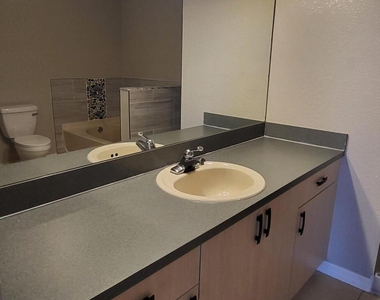 128 Sw Peacock Boulevard - Photo Thumbnail 8