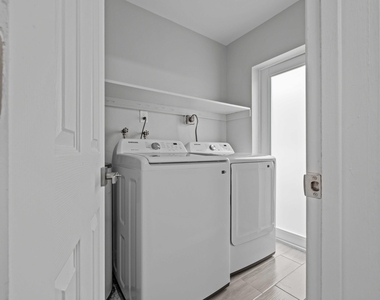 1007 Ne 9th Court - Photo Thumbnail 16