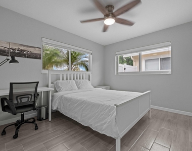 1007 Ne 9th Court - Photo Thumbnail 12