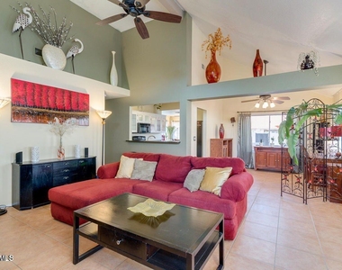 1830 E Citation Lane - Photo Thumbnail 2