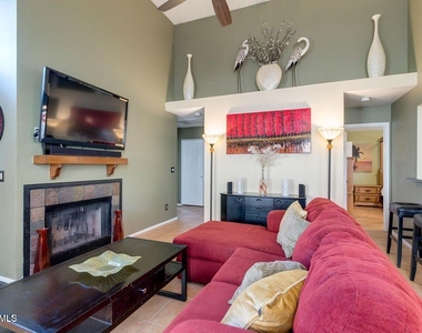 1830 E Citation Lane - Photo Thumbnail 7