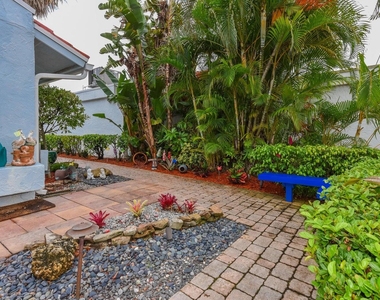 5518 Ainsley Court - Photo Thumbnail 2