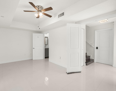 622 Ne 10th Avenue - Photo Thumbnail 13
