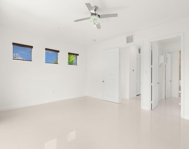 622 Ne 10th Avenue - Photo Thumbnail 29
