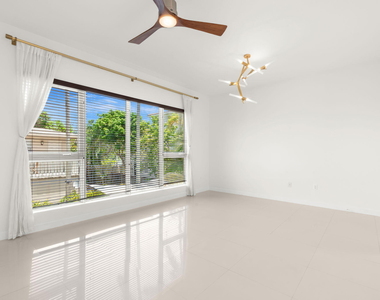 622 Ne 10th Avenue - Photo Thumbnail 5