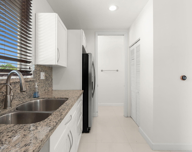 622 Ne 10th Avenue - Photo Thumbnail 3