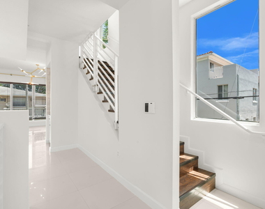 622 Ne 10th Avenue - Photo Thumbnail 20