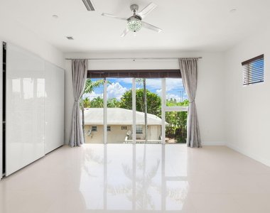 622 Ne 10th Avenue - Photo Thumbnail 11