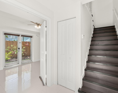 622 Ne 10th Avenue - Photo Thumbnail 12