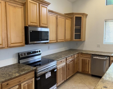 4542 N 111th Drive - Photo Thumbnail 30