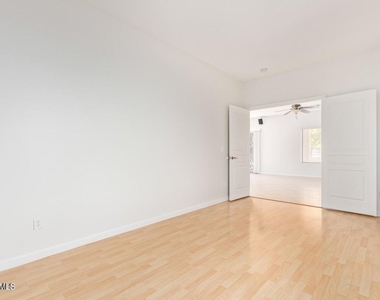 4542 N 111th Drive - Photo Thumbnail 22