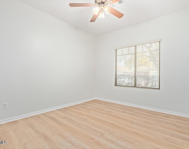 4542 N 111th Drive - Photo Thumbnail 20
