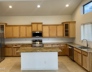 4542 N 111th Drive - Photo Thumbnail 27