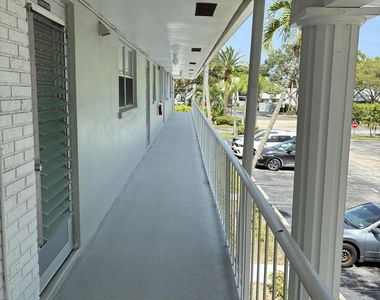 2600 Sw 22nd Avenue - Photo Thumbnail 3