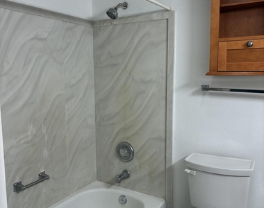 2600 Sw 22nd Avenue - Photo Thumbnail 17