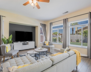 660 N Stacie Court - Photo Thumbnail 3