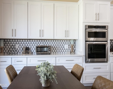660 N Stacie Court - Photo Thumbnail 11
