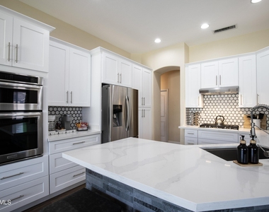 660 N Stacie Court - Photo Thumbnail 14