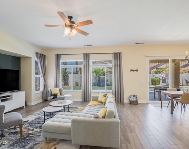 660 N Stacie Court - Photo Thumbnail 5