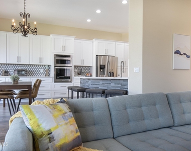 660 N Stacie Court - Photo Thumbnail 10