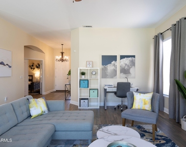 660 N Stacie Court - Photo Thumbnail 9