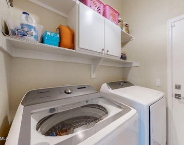 660 N Stacie Court - Photo Thumbnail 16