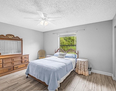 2826 Stoneway Lane - Photo Thumbnail 12