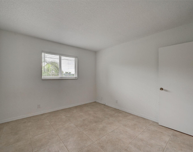 2020 Ne 56th Street - Photo Thumbnail 17