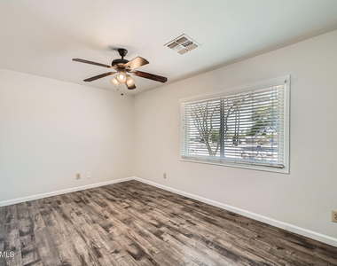 6220 E Gold Dust Avenue - Photo Thumbnail 19
