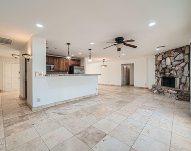 6220 E Gold Dust Avenue - Photo Thumbnail 9