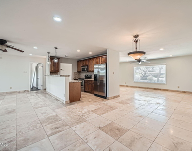 6220 E Gold Dust Avenue - Photo Thumbnail 6