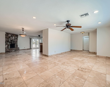 6220 E Gold Dust Avenue - Photo Thumbnail 5