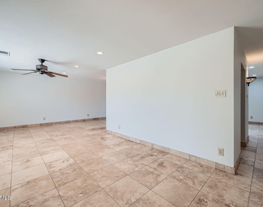 6220 E Gold Dust Avenue - Photo Thumbnail 4