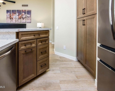 6831 S Coral Gable Drive - Photo Thumbnail 6