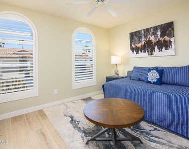 6831 S Coral Gable Drive - Photo Thumbnail 12